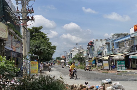 Phố lụi trên đất nông nghiệp không ai xử lý - Ảnh 1. Phố lụi trên đất nông nghiệp không ai xử lý - Ảnh 1.