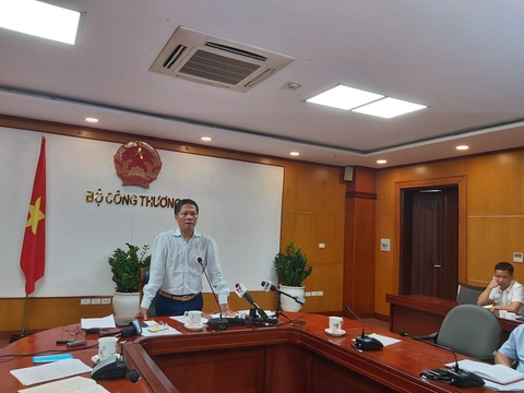 Bộ trưởng Trần Tuấn Anh: Cùng tồn tại hai phương án biểu giá điện là méo mó, vô lý - Ảnh 1. Bộ trưởng Trần Tuấn Anh: Cùng tồn tại hai phương án biểu giá điện là méo mó, vô lý - Ảnh 1.