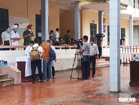 Đường Nhuệ hầu tòa vụ đánh người tại trụ sở công an - Ảnh 4. Đường Nhuệ hầu tòa vụ đánh người tại trụ sở công an - Ảnh 4.