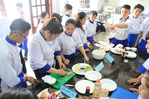 Mô hình 9+ Cao đẳng: Cơ hội vào đại học ngay từ lớp 10 - Ảnh 3. Mô hình 9+ Cao đẳng: Cơ hội vào đại học ngay từ lớp 10 - Ảnh 3.