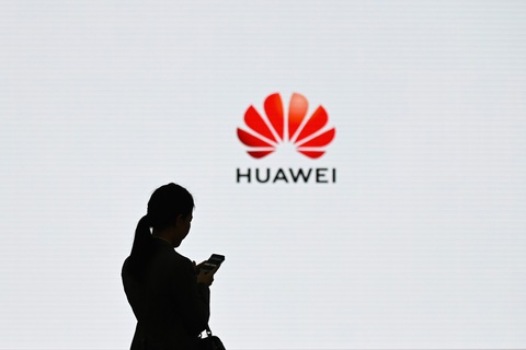 Mỹ có ép chết Huawei với đầu đạn hạt nhân nhắm thẳng? - Ảnh 1. Mỹ có ép chết Huawei với đầu đạn hạt nhân nhắm thẳng? - Ảnh 1.
