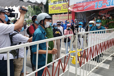 Bệnh nhân 595, vợ bác sĩ trưởng khoa ung bướu Bệnh viện Đồng Nai, xuất viện - Ảnh 1. Bệnh nhân 595, vợ bác sĩ trưởng khoa ung bướu Bệnh viện Đồng Nai, xuất viện - Ảnh 1.