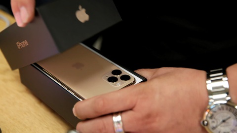 Hãng Đài Loan bán 2 nhà máy sản xuất vỏ iPhone cho công ty Trung Quốc - Ảnh 1.