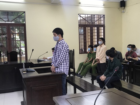 Cha dượng ném tàn thuốc vào cơ quan sinh dục con riêng của vợ lãnh 8 năm tù - Ảnh 1. Cha dượng ném tàn thuốc vào cơ quan sinh dục con riêng của vợ lãnh 8 năm tù - Ảnh 1.
