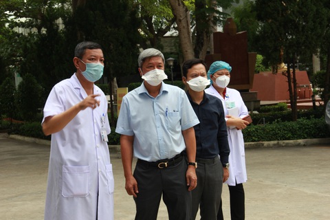 Dịch ở Đà Nẵng đang dần ổn định, Thứ trưởng Nguyễn Trường Sơn rời đi vào ngày mai - Ảnh 2. Dịch ở Đà Nẵng đang dần ổn định, Thứ trưởng Nguyễn Trường Sơn rời đi vào ngày mai - Ảnh 2.