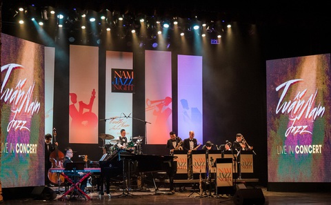 Jazz Hà Nội đẹp giữa mùa dịch - Ảnh 1. Jazz Hà Nội đẹp giữa mùa dịch - Ảnh 1.