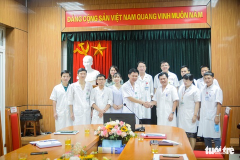 Y bác sĩ Nghệ An tiến vào Đà Nẵng chống dịch: ‘Đi hăng hái, về thắng lợi’ - Ảnh 2. Y bác sĩ Nghệ An tiến vào Đà Nẵng chống dịch: ‘Đi hăng hái, về thắng lợi’ - Ảnh 2.