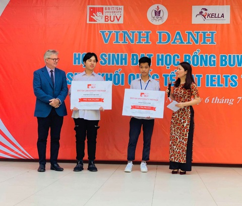BUV dành suất học bổng trị giá 1 tỉ đồng cho học sinh có hoàn cảnh khó khăn - Ảnh 1. BUV dành suất học bổng trị giá 1 tỉ đồng cho học sinh có hoàn cảnh khó khăn - Ảnh 1.