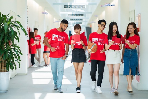 BUV dành suất học bổng trị giá 1 tỉ đồng cho học sinh có hoàn cảnh khó khăn - Ảnh 4. BUV dành suất học bổng trị giá 1 tỉ đồng cho học sinh có hoàn cảnh khó khăn - Ảnh 4.