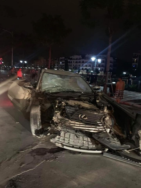 Tài xế Lexus phóng như bay gây tai nạn liên tiếp tông chết một phụ nữ - Ảnh 2. Tài xế Lexus phóng như bay gây tai nạn liên tiếp tông chết một phụ nữ - Ảnh 2.