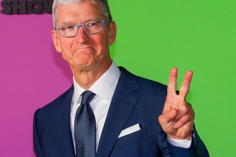 Apple là công ty đầu tiên của Mỹ đạt giá trị thị trường 2 ngàn tỉ USD - Ảnh 1. Apple là công ty đầu tiên của Mỹ đạt giá trị thị trường 2 ngàn tỉ USD - Ảnh 1.