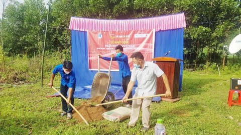 Khởi công 3 công trình Ngôi nhà hạnh phúc và Trường đẹp cho em - Ảnh 1. Khởi công 3 công trình Ngôi nhà hạnh phúc và Trường đẹp cho em - Ảnh 1.