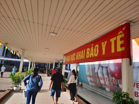 Bệnh nhân 589 đi đám cưới ở Đà Nẵng, ra Huế, về TP.HCM trên chuyến bay VN119 - Ảnh 1. Bệnh nhân 589 đi đám cưới ở Đà Nẵng, ra Huế, về TP.HCM trên chuyến bay VN119 - Ảnh 1.