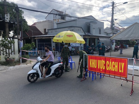 Quảng Nam phong tỏa tạm thời nhiều khu dân cư có nguy cơ lây nhiễm COVID-19 - Ảnh 3. Quảng Nam phong tỏa tạm thời nhiều khu dân cư có nguy cơ lây nhiễm COVID-19 - Ảnh 3.