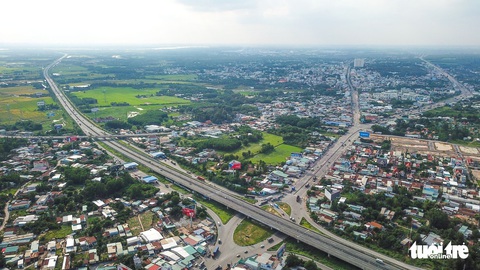 Bao giờ những cây cầu ngàn tỉ nối nhịp, cao tốc thông xe? - Ảnh 10.