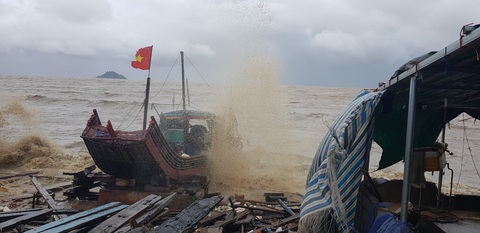 Bão số 2 thành áp thấp nhiệt đới đi vào Thanh Hóa, cảnh giác lũ quét, lũ ống - Ảnh 1. Bão số 2 thành áp thấp nhiệt đới đi vào Thanh Hóa, cảnh giác lũ quét, lũ ống - Ảnh 1.