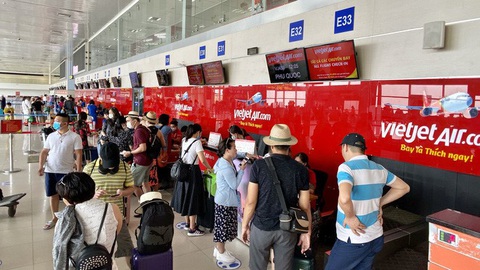 Chuẩn bị về nhà ăn Tết, lo gì xách nặng - Ảnh 2. Chuẩn bị về nhà ăn Tết, lo gì xách nặng - Ảnh 2.