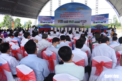Bàn giao mặt bằng thực hiện dự án tuyến tránh QL91 và Long Xuyên - Ảnh 2. Bàn giao mặt bằng thực hiện dự án tuyến tránh QL91 và Long Xuyên - Ảnh 2.