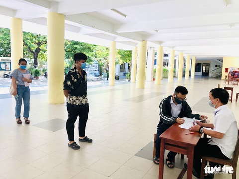 Đà Nẵng xét nghiệm COVID-19 tất cả học sinh, cán bộ tham gia kỳ thi tốt nghiệp THPT - Ảnh 1. Đà Nẵng xét nghiệm COVID-19 tất cả học sinh, cán bộ tham gia kỳ thi tốt nghiệp THPT - Ảnh 1.