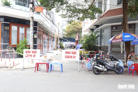 TP.HCM tiếp tục nhận tin báo về COVID-19 qua cổng thông tin 1022 - Ảnh 1. TP.HCM tiếp tục nhận tin báo về COVID-19 qua cổng thông tin 1022 - Ảnh 1.