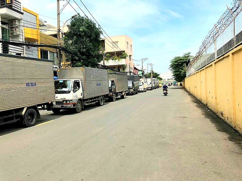Bít đường vào kho hàng Tân Sơn Nhất? - Ảnh 1. Bít đường vào kho hàng Tân Sơn Nhất? - Ảnh 1.
