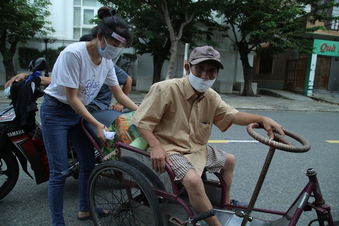 Đà Nẵng hỗ trợ người dân, lao động gặp khó khăn do dịch COVID-19 thêm 2 tháng - Ảnh 1. Đà Nẵng hỗ trợ người dân, lao động gặp khó khăn do dịch COVID-19 thêm 2 tháng - Ảnh 1.