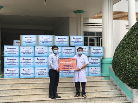 Những món quà ý nghĩa đến với tuyến đầu phòng dịch Covid-19 tại Đắk Lắk - Ảnh 1. Những món quà ý nghĩa đến với tuyến đầu phòng dịch Covid-19 tại Đắk Lắk - Ảnh 1.