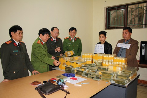 Xả thân chặn cái chết trắng - Kỳ 4: Cuộc chiến không khoan nhượng - Ảnh 3. Xả thân chặn cái chết trắng - Kỳ 4: Cuộc chiến không khoan nhượng - Ảnh 3.