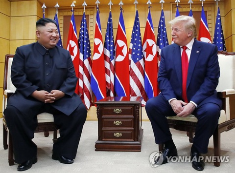 Ông Trump khoe ngăn chiến tranh Mỹ - Triều Tiên - Ảnh 1. Ông Trump khoe ngăn chiến tranh Mỹ - Triều Tiên - Ảnh 1.