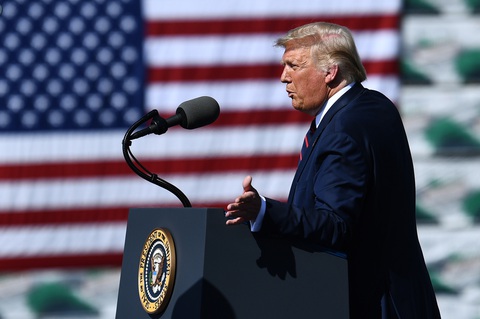 Ông Trump công kích mạnh: Biden bán rẻ nước Mỹ - Ảnh 1. Ông Trump công kích mạnh: Biden bán rẻ nước Mỹ - Ảnh 1.