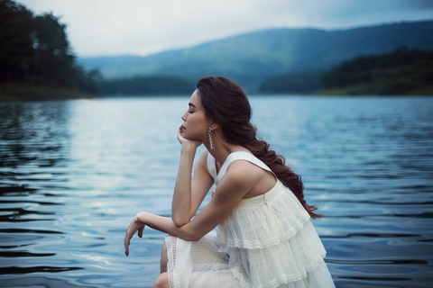 Càng trưởng thành càng cô đơn và sự thay đổi trong âm nhạc của Hồ Ngọc Hà - Ảnh 1. Càng trưởng thành càng cô đơn và sự thay đổi trong âm nhạc của Hồ Ngọc Hà - Ảnh 1.