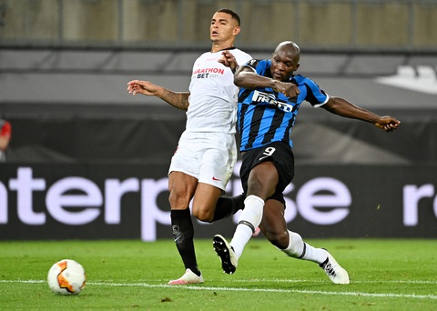 Khoảnh khắc Lukaku từ người hùng hóa tội đồ ở chung kết - Ảnh 6. Khoảnh khắc Lukaku từ người hùng hóa tội đồ ở chung kết - Ảnh 6.