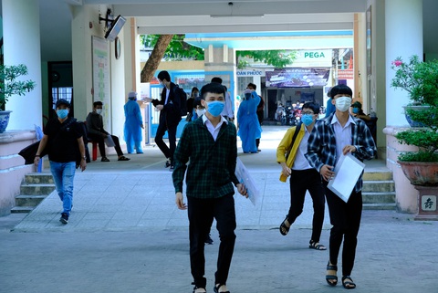 Quảng Ngãi khai giảng với đại diện lớp và 100% học sinh đầu cấp - Ảnh 1. Quảng Ngãi khai giảng với đại diện lớp và 100% học sinh đầu cấp - Ảnh 1.