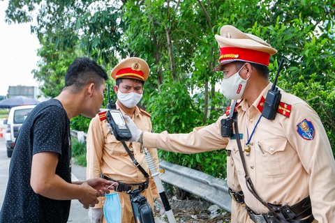 3 tuần, xử lý gần 90 tài xế dùng ma túy, hơn 9.300 ‘ma men’ - Ảnh 1. 3 tuần, xử lý gần 90 tài xế dùng ma túy, hơn 9.300 ‘ma men’ - Ảnh 1.