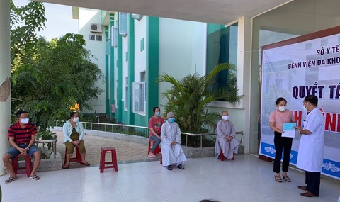 Nữ sinh viên 19 tuổi tái dương tính COVID-19 sau 4 ngày xuất viện - Ảnh 1. Nữ sinh viên 19 tuổi tái dương tính COVID-19 sau 4 ngày xuất viện - Ảnh 1.