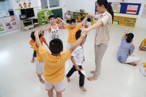 Lộ trình 10 năm nâng chuẩn giáo viên - Ảnh 1. Lộ trình 10 năm nâng chuẩn giáo viên - Ảnh 1.
