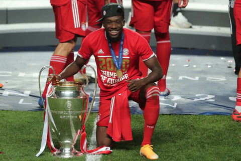 Ai lại nghĩ một gã từ Canada có thể vô địch Champions League - Ảnh 1. Ai lại nghĩ một gã từ Canada có thể vô địch Champions League - Ảnh 1.
