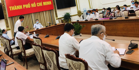 Phó chủ tịch TP.HCM: Mỗi em hi sinh mỗi chút để tất cả được đến trường - Ảnh 1. Phó chủ tịch TP.HCM: Mỗi em hi sinh mỗi chút để tất cả được đến trường - Ảnh 1.