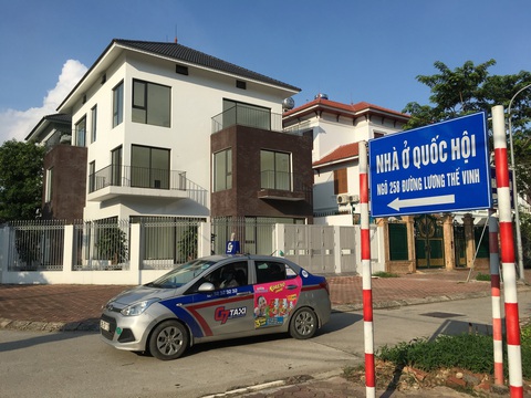 Xóa bao cấp, tránh đặc quyền trong chính sách nhà ở cho cán bộ, công chức - Ảnh 1. Xóa bao cấp, tránh đặc quyền trong chính sách nhà ở cho cán bộ, công chức - Ảnh 1.