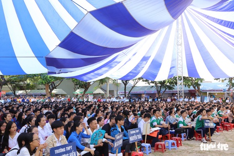 Hỗ trợ thí sinh Đà Nẵng đang ở ngoài về lại thành phố trước 31-8 để dự thi tốt nghiệp - Ảnh 1. Hỗ trợ thí sinh Đà Nẵng đang ở ngoài về lại thành phố trước 31-8 để dự thi tốt nghiệp - Ảnh 1.