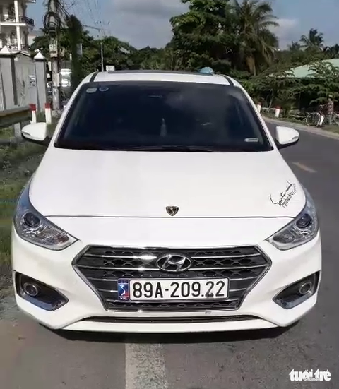 Người dân cùng CSGT truy đuổi gần 4km bắt tài xế ôtô 4 chỗ gây tai nạn - Ảnh 2. Người dân cùng CSGT truy đuổi gần 4km bắt tài xế ôtô 4 chỗ gây tai nạn - Ảnh 2.
