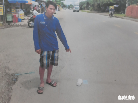 Bắt nam thanh niên tạt dung dịch chứa axit gây thương tích cho người khác - Ảnh 1. Bắt nam thanh niên tạt dung dịch chứa axit gây thương tích cho người khác - Ảnh 1.