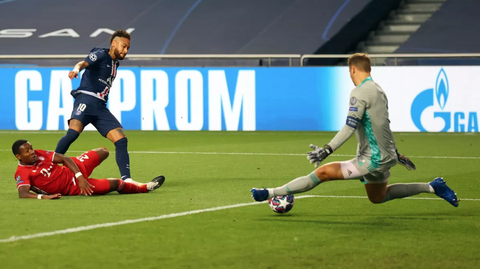 Những khoảnh khắc Neuer cứu thua xuất thần giúp Bayern vô địch - Ảnh 2. Những khoảnh khắc Neuer cứu thua xuất thần giúp Bayern vô địch - Ảnh 2.