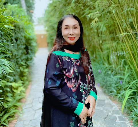 Bạch Tuyết hát vọng cổ ‘Hoa nở không màu’ phiên bản chống COVID-19 - Ảnh 2. Bạch Tuyết hát vọng cổ ‘Hoa nở không màu’ phiên bản chống COVID-19 - Ảnh 2.