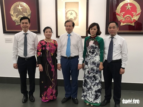 Tưởng thưởng họa sĩ Bùi Trang Chước - người vẽ thực sự Quốc huy Việt Nam - Ảnh 3. Tưởng thưởng họa sĩ Bùi Trang Chước - người vẽ thực sự Quốc huy Việt Nam - Ảnh 3.