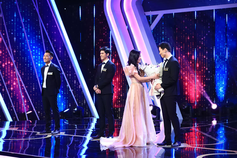 Mới ly thân nhưng lên game show truyền hình nói ly hôn vợ 6 tháng - Ảnh 1. Mới ly thân nhưng lên game show truyền hình nói ly hôn vợ 6 tháng - Ảnh 1.