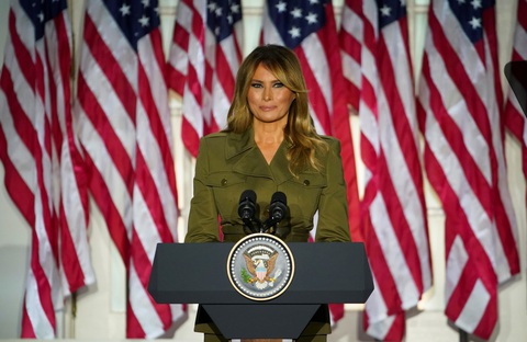 Đảng Cộng hòa ca ngợi ông Trump ở đêm đại hội thứ hai - Ảnh 1. Đảng Cộng hòa ca ngợi ông Trump ở đêm đại hội thứ hai - Ảnh 1.