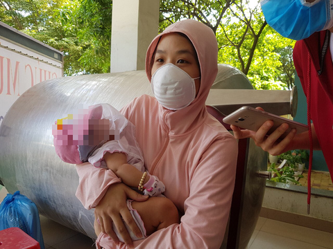 31 bệnh nhân COVID-19 xuất viện cùng lúc tại Đà Nẵng - Ảnh 2. 31 bệnh nhân COVID-19 xuất viện cùng lúc tại Đà Nẵng - Ảnh 2.
