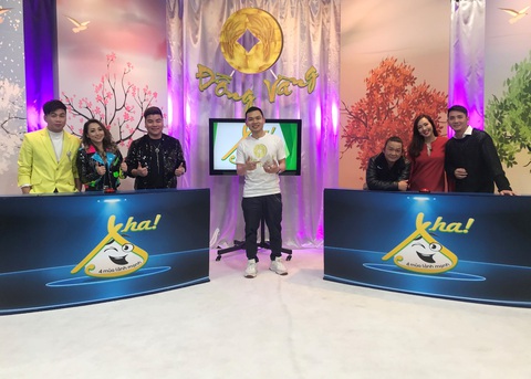 Gia Thành làm MC gameshow Đồng Vàng - Ảnh 1. Gia Thành làm MC gameshow Đồng Vàng - Ảnh 1.