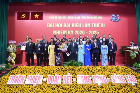 Ông Võ Ngọc Quốc Thuận tái đắc cử bí thư Đảng ủy khối Dân - chính - đảng TP.HCM - Ảnh 1. Ông Võ Ngọc Quốc Thuận tái đắc cử bí thư Đảng ủy khối Dân - chính - đảng TP.HCM - Ảnh 1.
